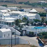 Milos Hotel 4*