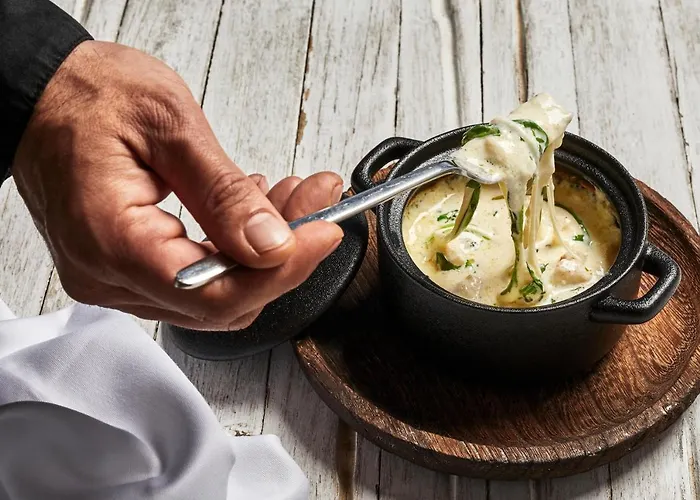 Milos 4* Exo Katikies (Santorini)