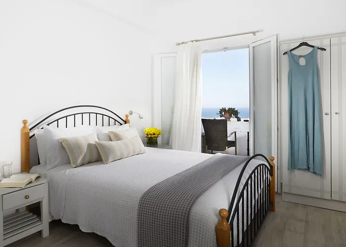 Milos Exo Katikies (Santorini)