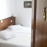 Milos Otel