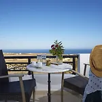 Milos Exo Katikies (Santorini)