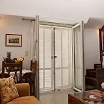 Milos Otel