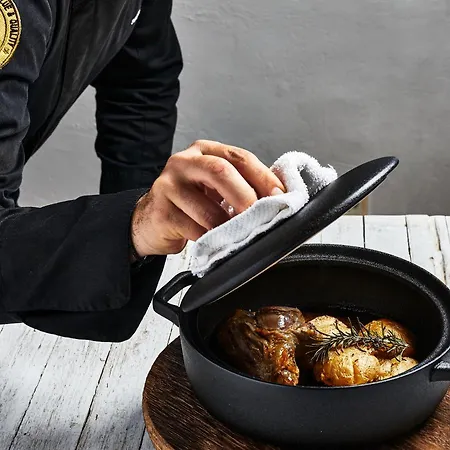 Milos Exo Katikies (Santorini)