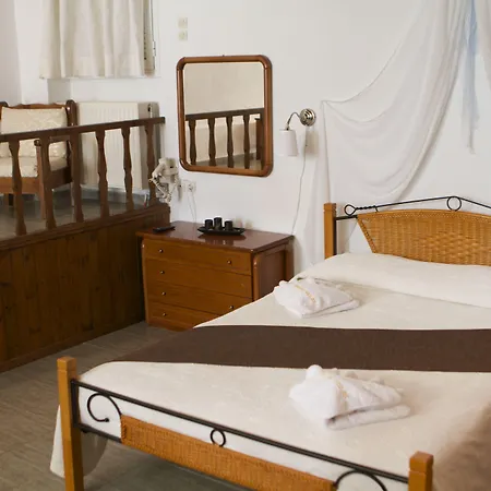 Milos Exo Katikies (Santorini)