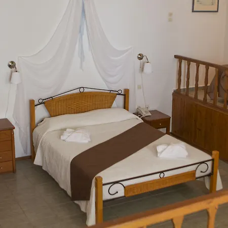 Milos Hotel 4*