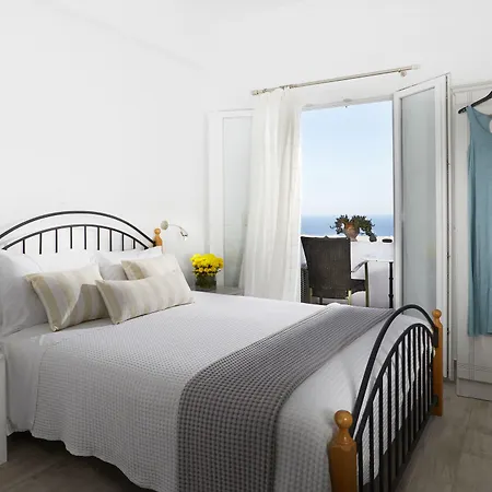 Milos Exo Katikies (Santorini)