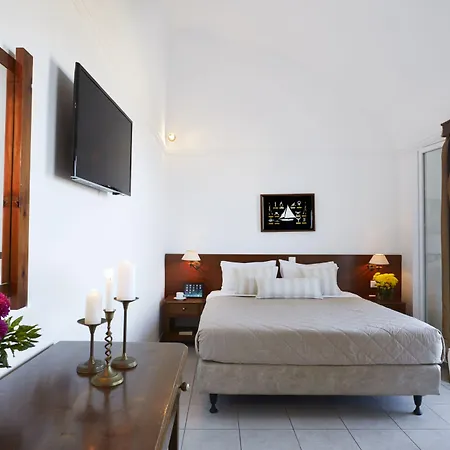 Milos Exo Katikies (Santorini)