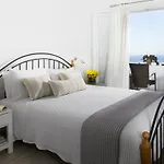 Milos Hotel 4*
