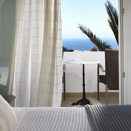 Milos Exo Katikies (Santorini)
