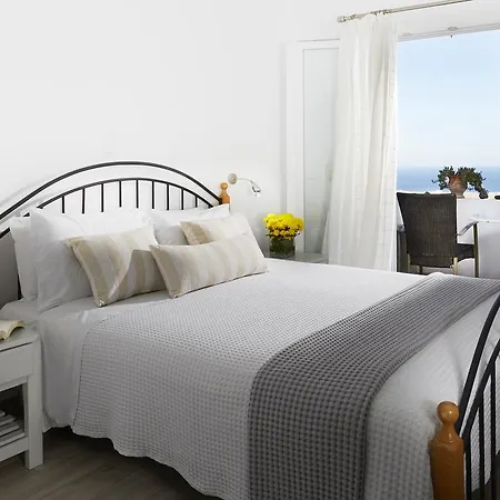 Milos Hotel 4*