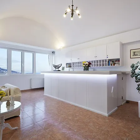 Milos Hotel 4*